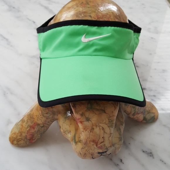 Nike Other - Nike Dri Fit Featherlight Visor